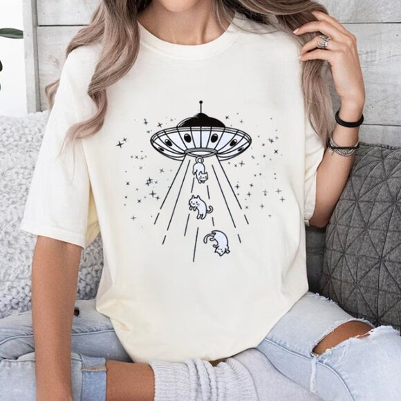 Tops - Funny UFO Cat Shirt, Cat T-Shirt, Aliens T-Shirt, Cat Lovers Shirt